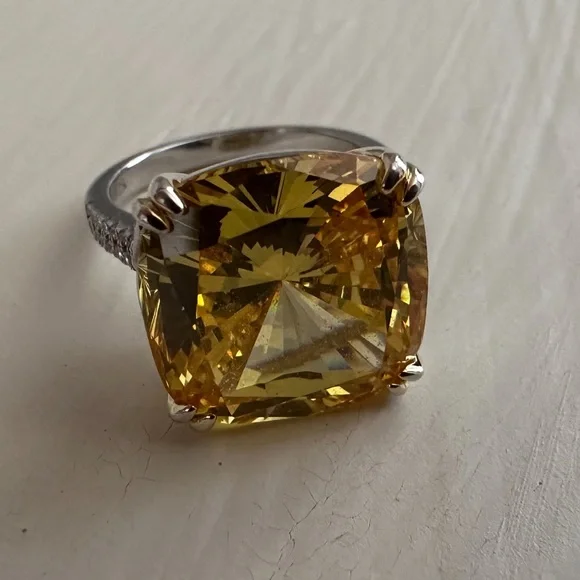 Pretty Rings - Picture 3 of 9